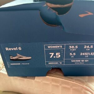 Brooks White/Black Revel 6 Women's Athletic Shoes